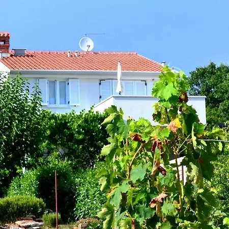 Apartman Ari I Segi Karigador