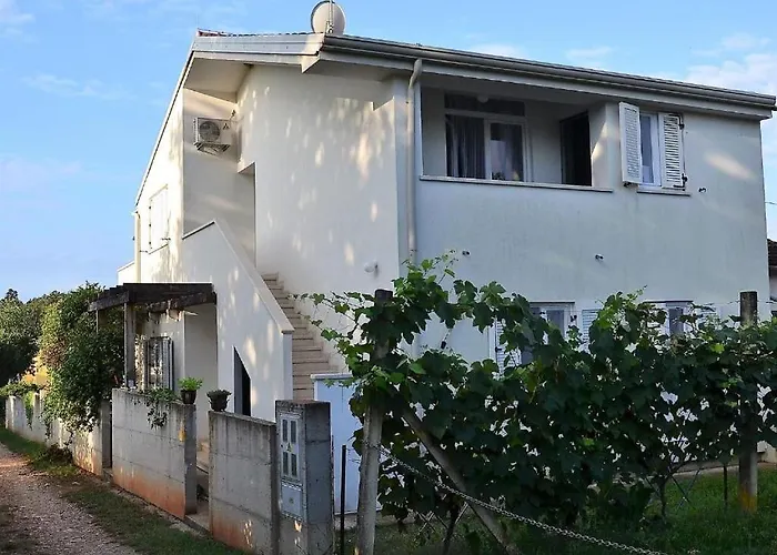 Ari I Segi Apartman Karigador