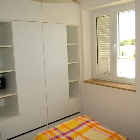 Ari I Segi Apartman Karigador